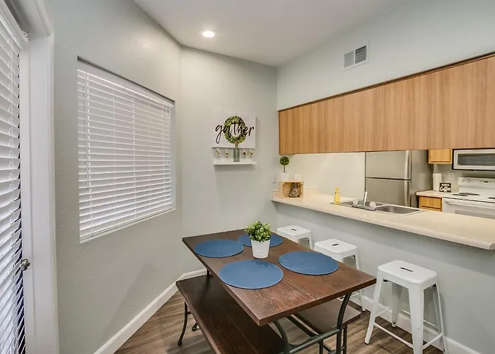 Heated Community Pool-quiet Community-top Flr Unit *