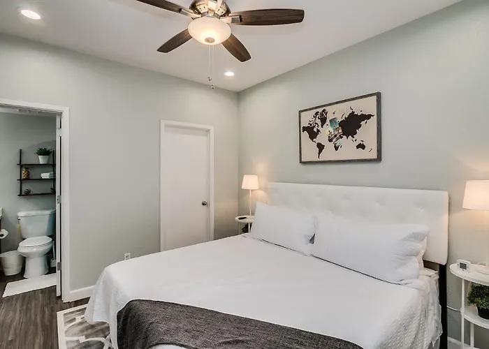 Heated Community Pool-quiet Community-top Flr Unit Apartment