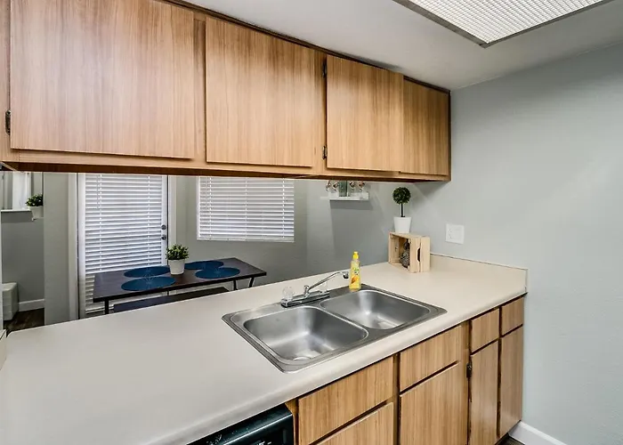 Heated Community Pool-quiet Community-top Flr Unit Apartment